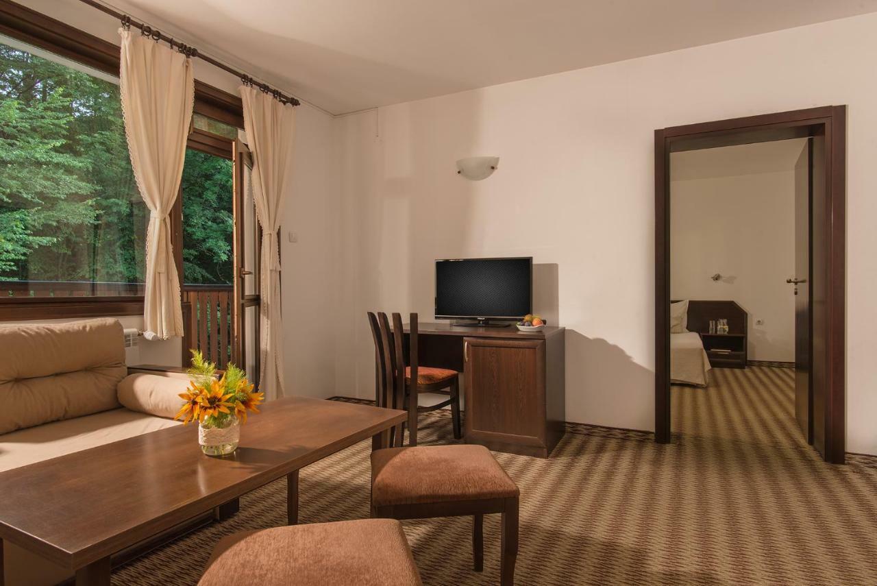 Family Hotel Bile Beli Osŭm Exterior foto